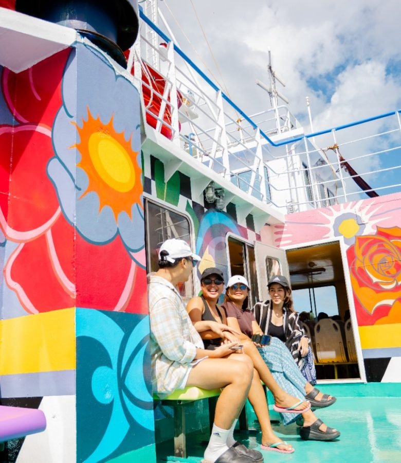 supershuttle-ferry-with-passengers