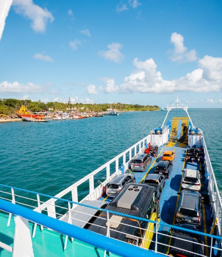 supershuttle-ferry-with-vehicle